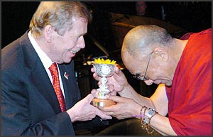 The Dalai Lama presents ICT Light of Truth Award to Vaclav Havel