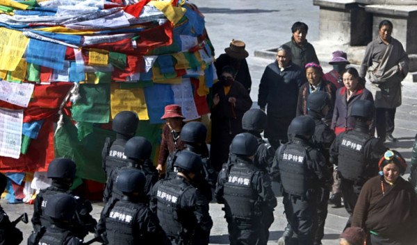 Armed Chinese police
