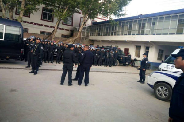 Armed Chinese police