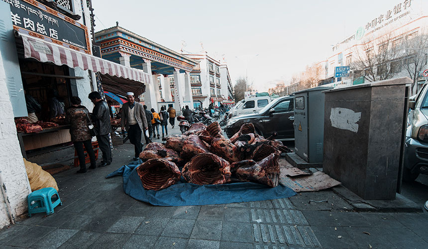 Hui Muslims selling meat