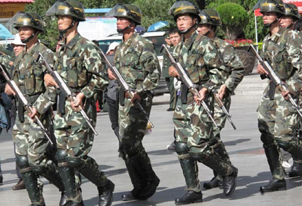 Chinese troops in Tibet
